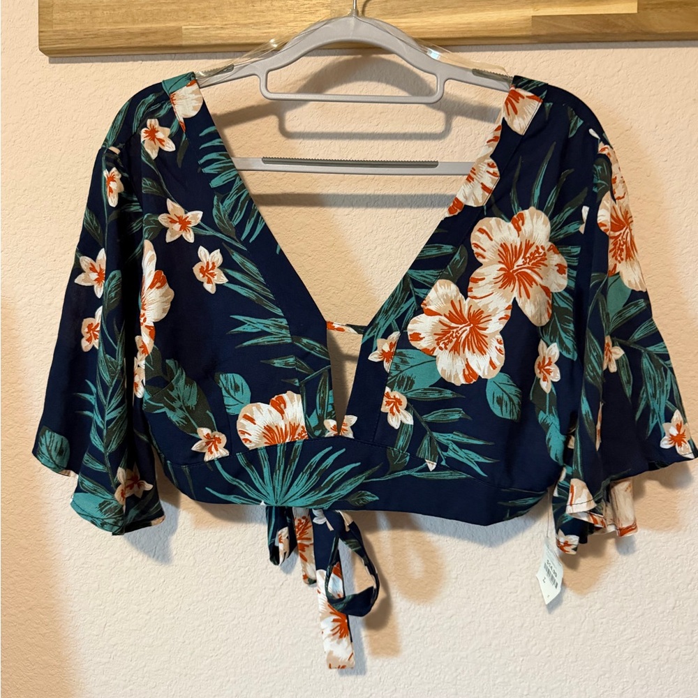 FAVLUX Navy Floral Tie-Front V-Neck Crop Top